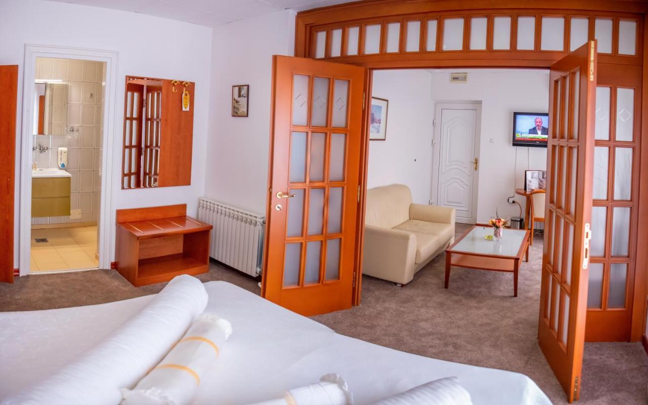 Hotel Integra ドボイ エクステリア 写真