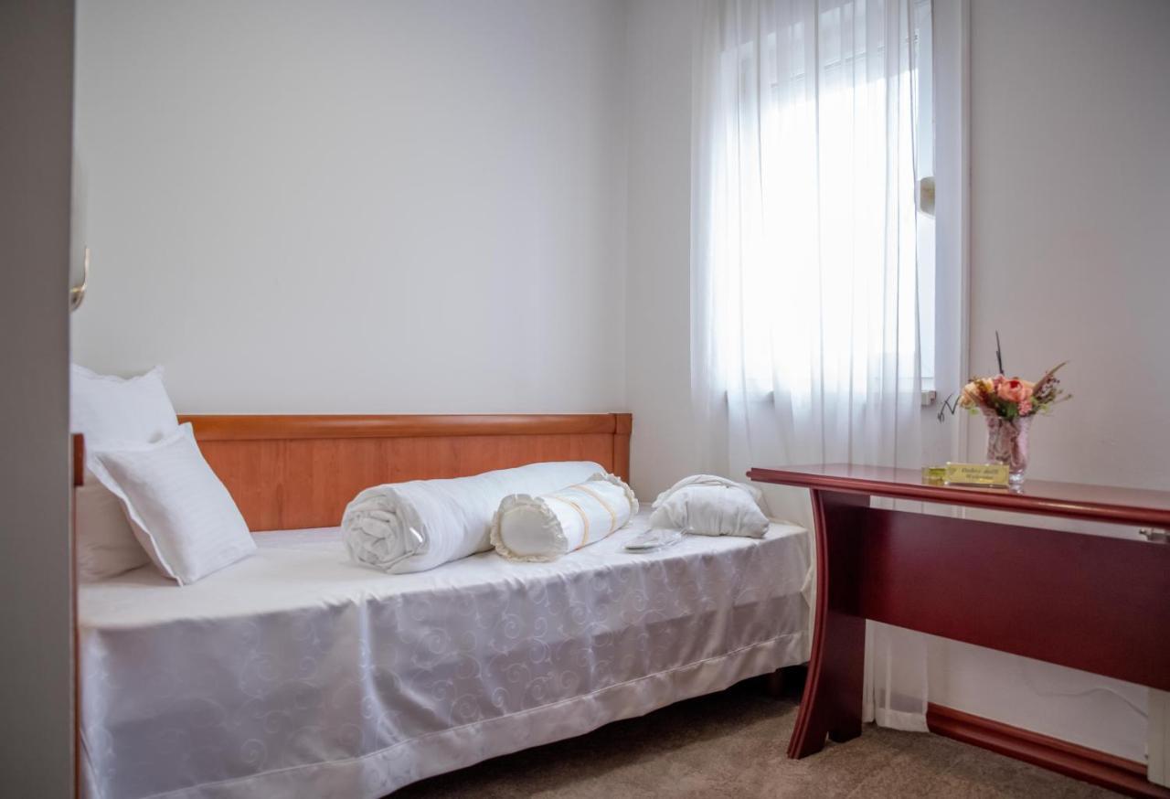 Hotel Integra ドボイ エクステリア 写真